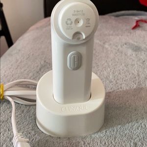 CLINIQUE SONIC FACE BRUSH